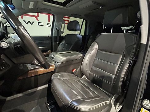 Used 2019 GMC Yukon Denali w/ Denali Ultimate Package AWD/4WD image 14