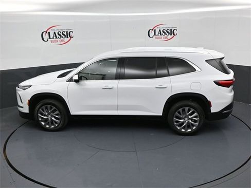 Used 2025 Buick Enclave Preferred image 15