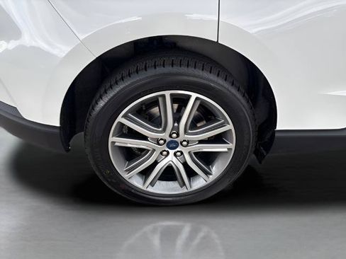 Certified 2022 Ford Edge Titanium AWD/4WD image 27