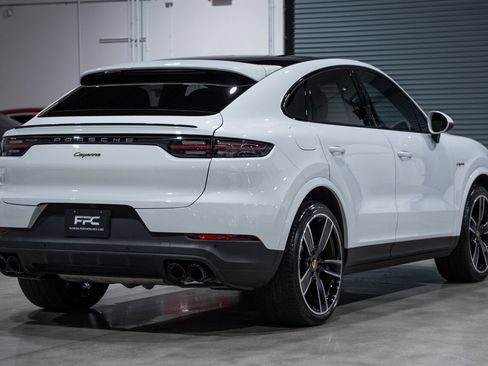 Used 2023 Porsche Cayenne Platinum Edition AWD/4WD image 13