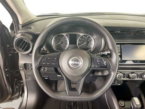 Used 2023 Nissan Kicks S image 12