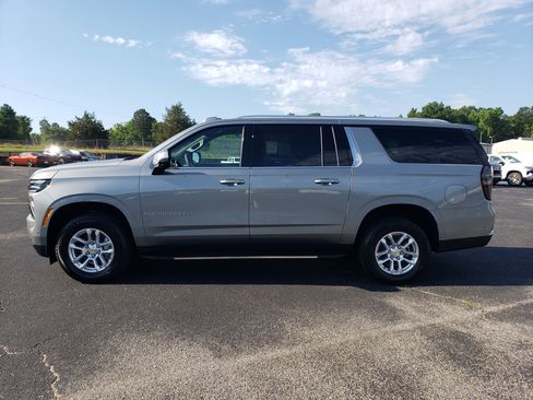 New 2026 Chevrolet Suburban LT w/ Comfort Package RWD image 6