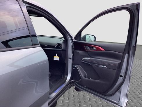 New 2026 Chevrolet Traverse RS w/ LPO, Floor Liner Package image 19