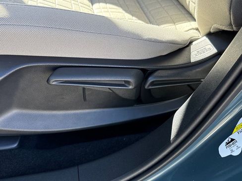 Certified 2026 Honda HR-V LX image 34