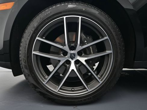 Used 2026 Porsche Macan AWD/4WD image 26