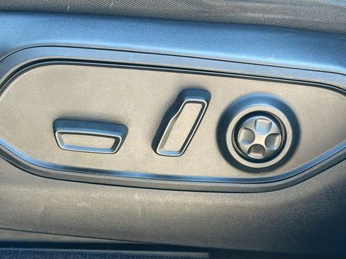 Used 2023 Jeep Grand Cherokee L Laredo image 25