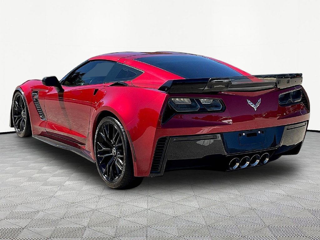 Used 2015 Chevrolet Corvette Z06 w/ 3LZ Preferred Equipment Group RWD image 8
