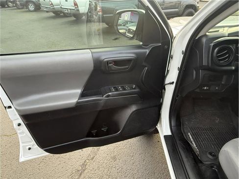 Used 2019 Toyota Tacoma SR w/ SR Convenience Package image 13