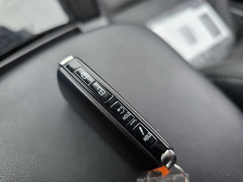 Used 2025 MAZDA MAZDA3 s image 37