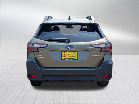 Used 2025 Subaru Outback Premium AWD/4WD image 6