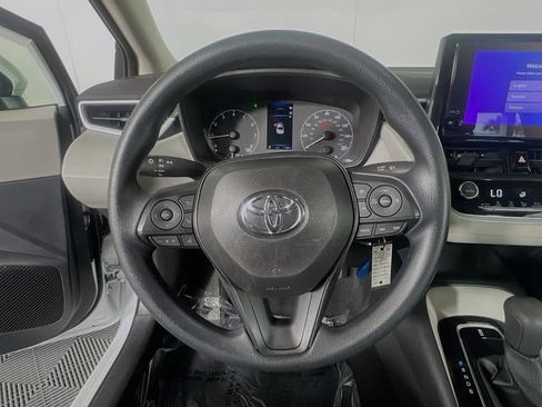 Used 2025 Toyota Corolla LE FWD image 16