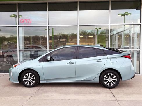 Used 2022 Toyota Prius XLE image 4