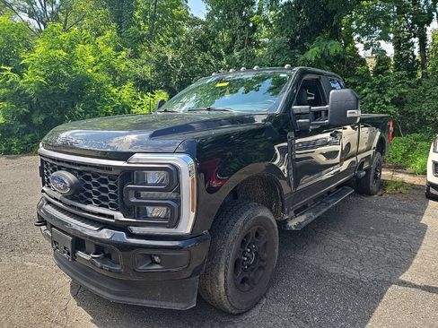 Used 2024 Ford F250 XL w/ STX Appearance Package AWD/4WD image 3
