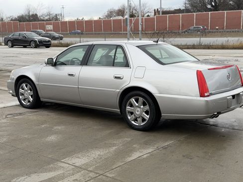Used 2007 Cadillac DTS Luxury I w/ Sun And Sound Package image 8