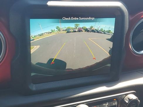 Used 2022 Jeep Wrangler Unlimited Rubicon w/ Dual Top Group AWD/4WD image 25