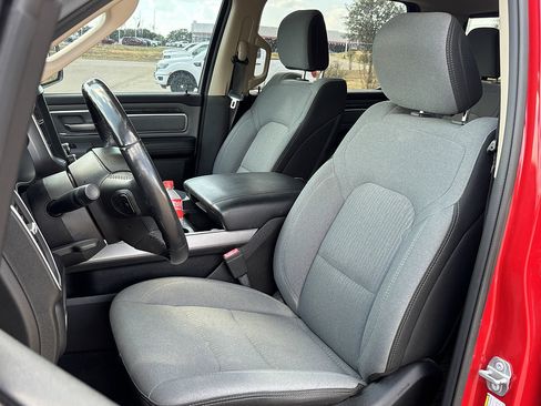 Used 2019 RAM 1500 Big Horn RWD image 6