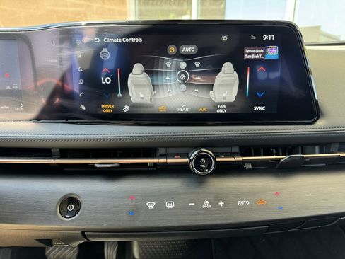 Used 2023 Nissan Ariya FWD image 24