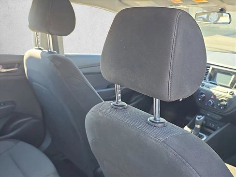 Used 2019 Hyundai Accent SE image 18