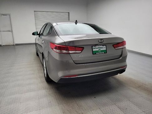 Used 2018 Kia Optima LX w/ 17" Alloy Wheels Package FWD image 6