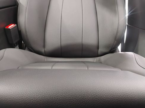 Used 2024 Mercedes-Benz EQB 300 4MATIC image 60