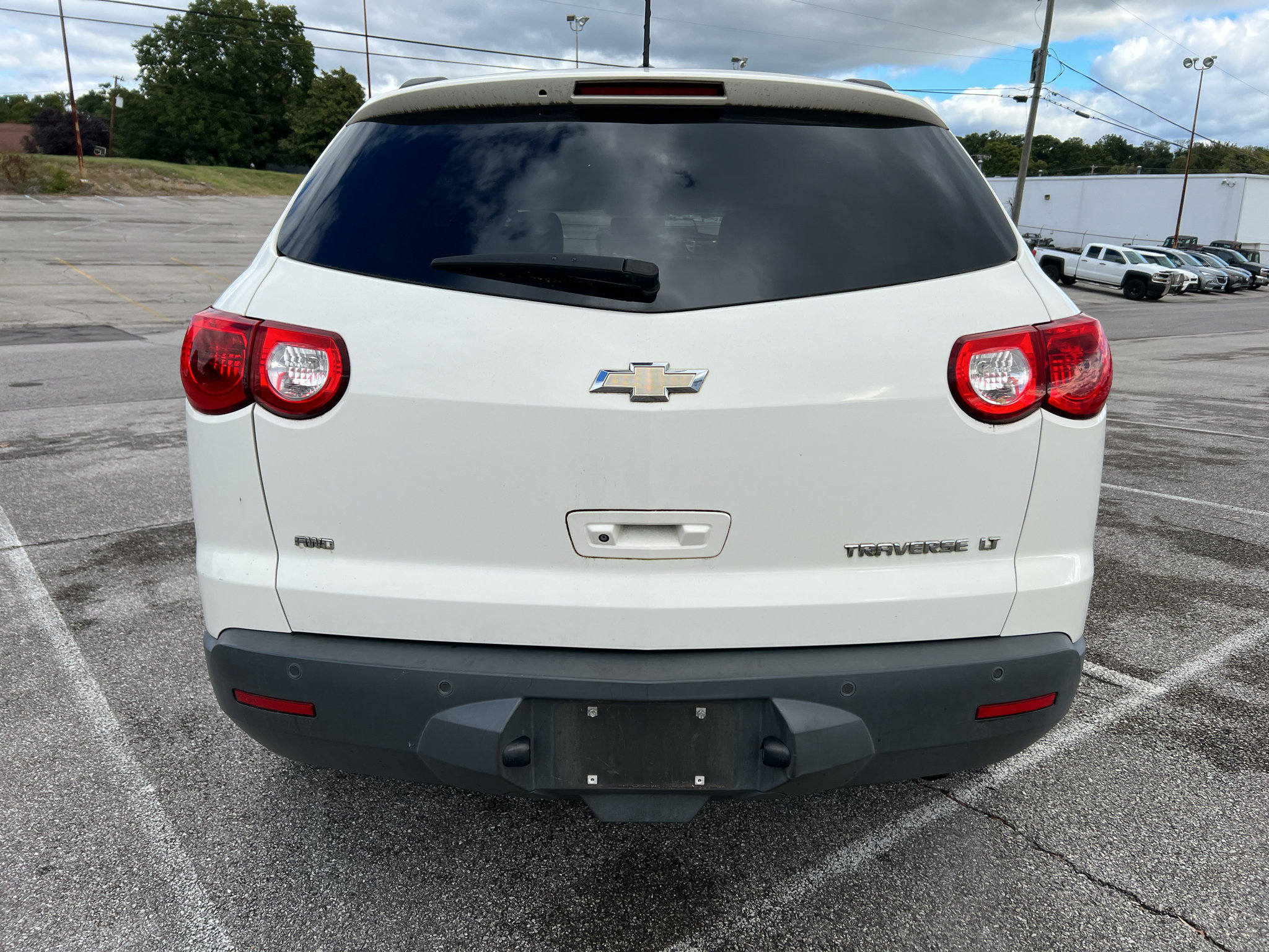 Used 2011 Chevrolet Traverse LT w/ Personal Connectivity Package AWD/4WD image 4