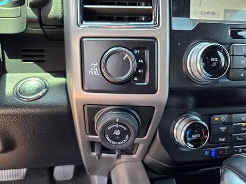 Used 2019 Ford F150 Platinum w/ Equipment Group 701A Luxury AWD/4WD image 39