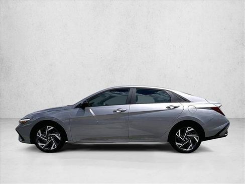 Used 2025 Hyundai Elantra Sport w/ Cargo Package FWD image 6