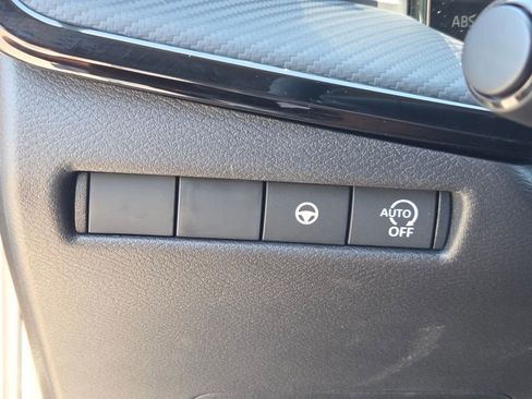 New 2026 Nissan Kicks SR FWD image 25