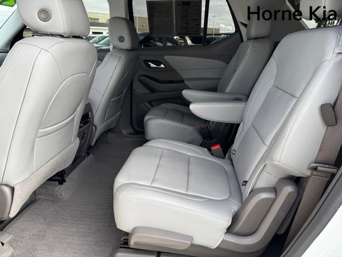 Used 2020 Chevrolet Traverse LT image 13