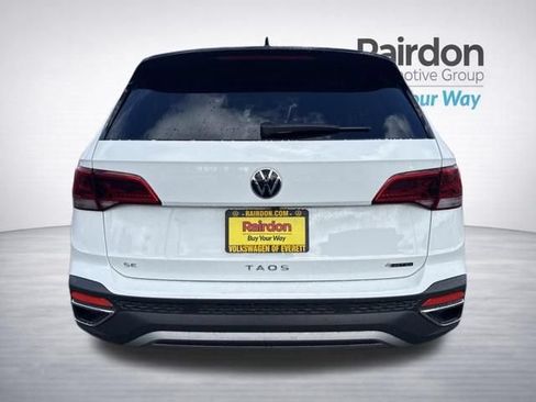 Used 2024 Volkswagen Taos SE AWD/4WD image 6