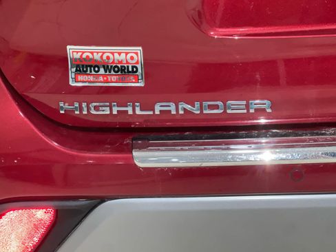 Used 2021 Toyota Highlander Platinum image 12