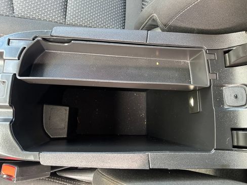Used 2023 GMC Terrain SLE FWD image 26