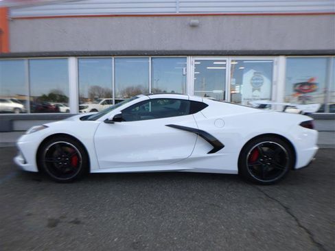 Used 2023 Chevrolet Corvette Stingray Premium Cpe w/ Z51 Performance Package RWD image 2