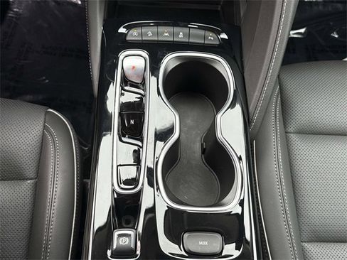Used 2023 Buick Envision Essence image 23