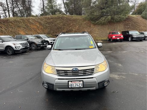 Used 2010 Subaru Forester 2.5X Premium image 2