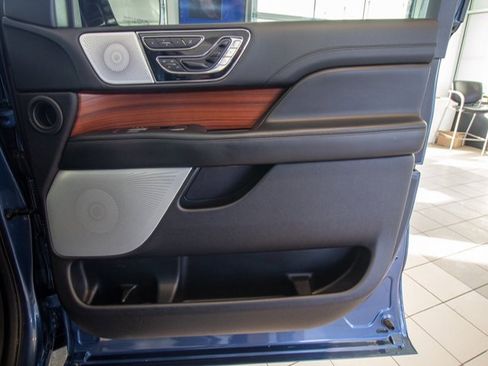 Used 2018 Lincoln Navigator Reserve w/ Technology Package image 10
