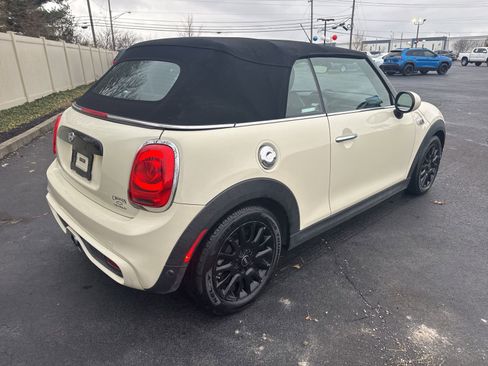Used 2019 MINI Cooper S w/ Signature Upholstery Package image 4