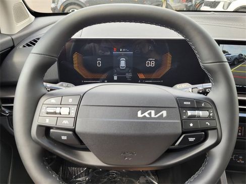 New 2026 Kia Sportage EX image 17