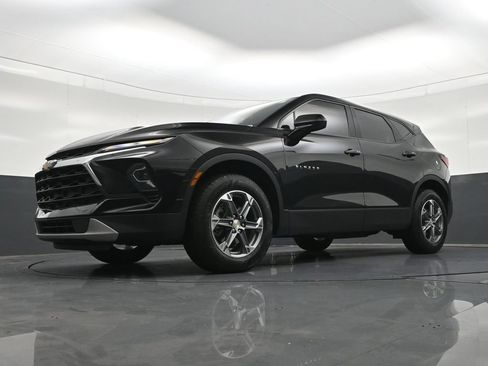 Used 2023 Chevrolet Blazer LT FWD image 28