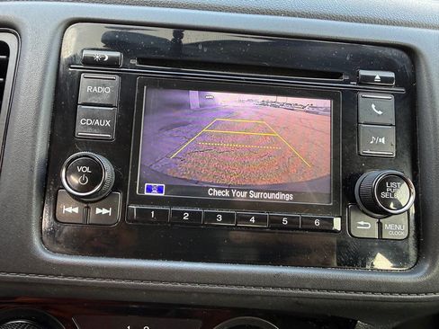 Used 2018 Honda HR-V LX image 15