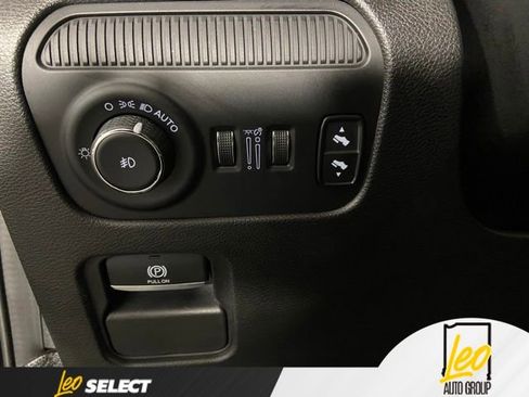 Used 2022 Jeep Wagoneer Series I w/ Premium Group I AWD/4WD image 21