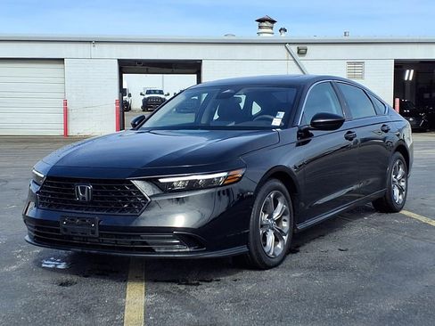 Used 2024 Honda Accord EX image 2