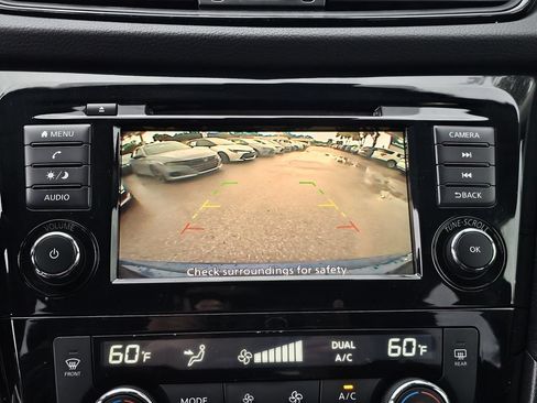 Used 2019 Nissan Rogue SV FWD image 19