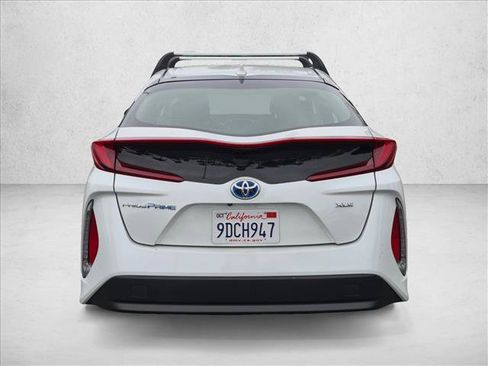 Used 2022 Toyota Prius Prime XLE FWD image 7