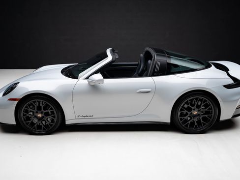 Used 2026 Porsche 911 Targa 4 GTS w/ Premium Package AWD/4WD image 19