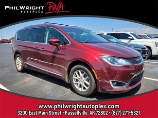 Used 2020 Chrysler Pacifica Touring-L image 1