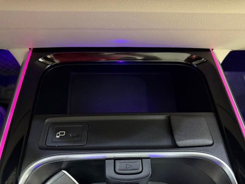 Used 2022 Mercedes-Benz GLB 250 4MATIC w/ Premium Package Lite image 20