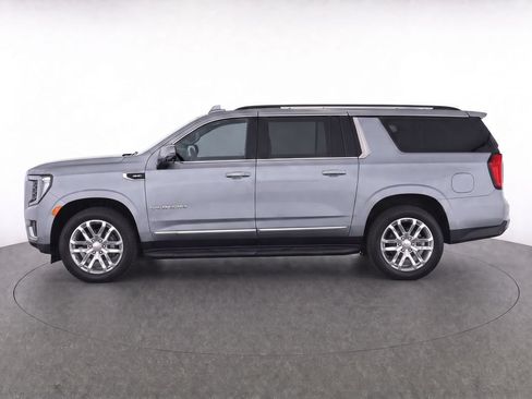 Used 2023 GMC Yukon XL SLT w/ SLT Premium Package AWD/4WD image 6