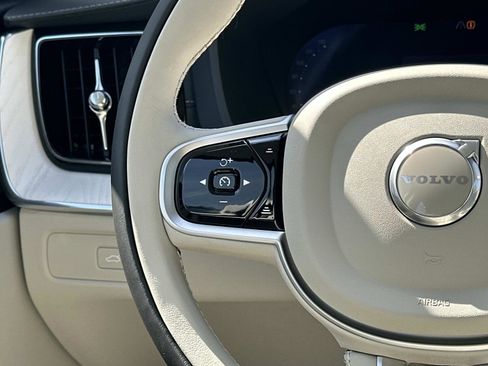 New 2026 Volvo XC60 B5 Ultra w/ Climate Package image 8