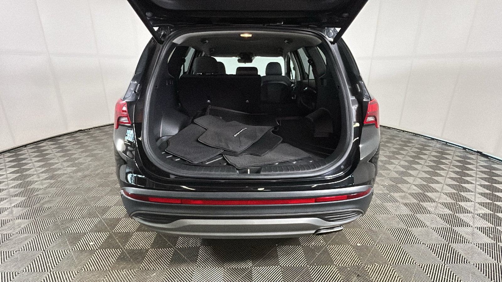 Used 2023 Hyundai Santa Fe SEL AWD/4WD image 32